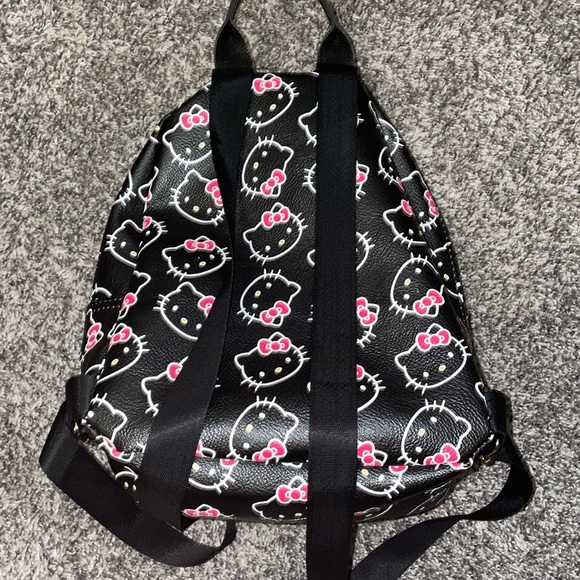 Hello Kitty Mini Backpack NWOT - Picture 4 of 6